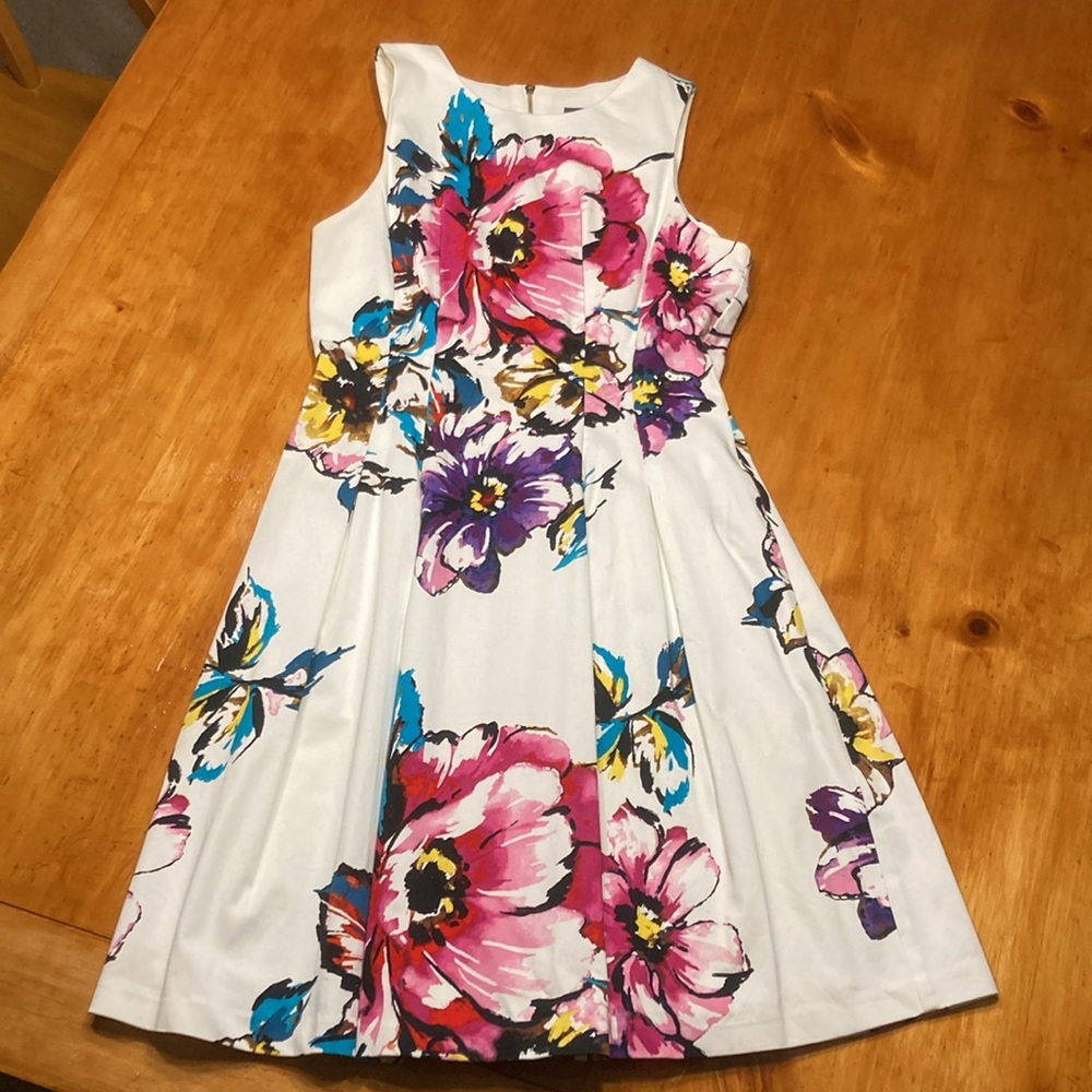 Vince Camuto Sleeveless Floral Fit & Flare Cocktail Dress - Picture 3 of 14